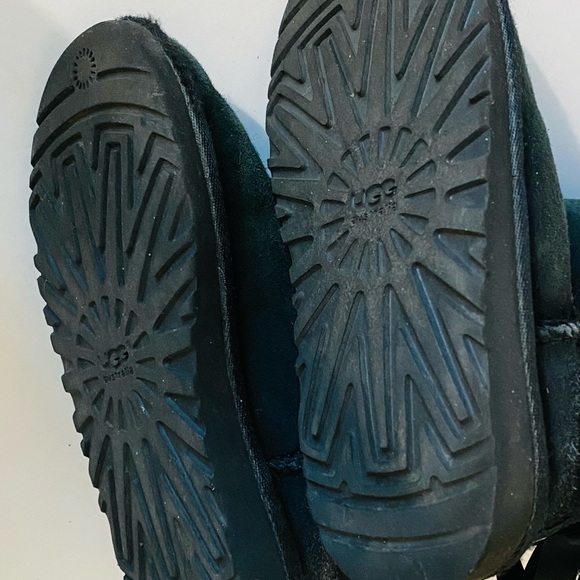 UGG Bailey Bow Black Sheepskin Shearling Lined short Boots - Picture 6 of 6